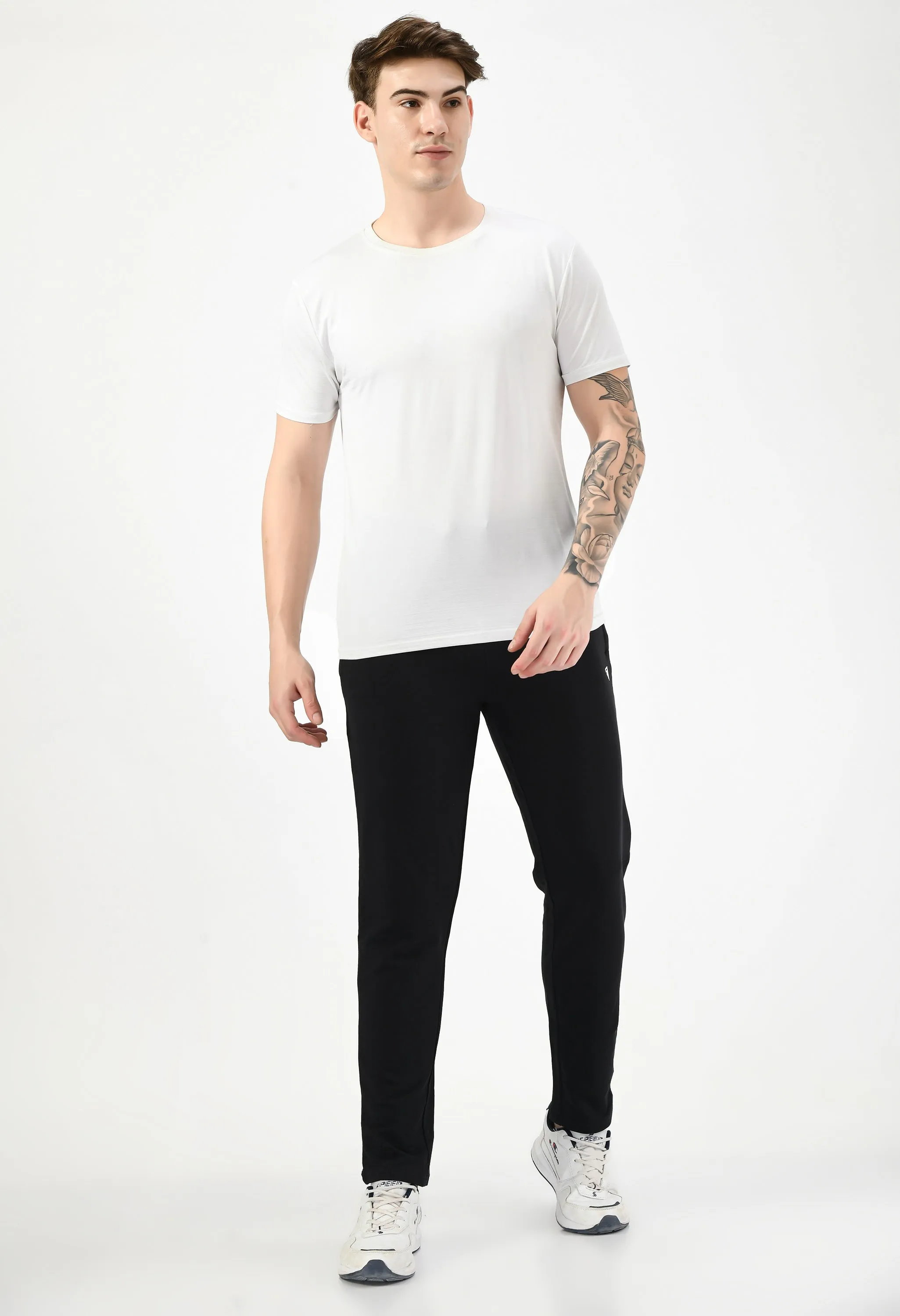 Black Solid Relaxed Fit Casual Trouser