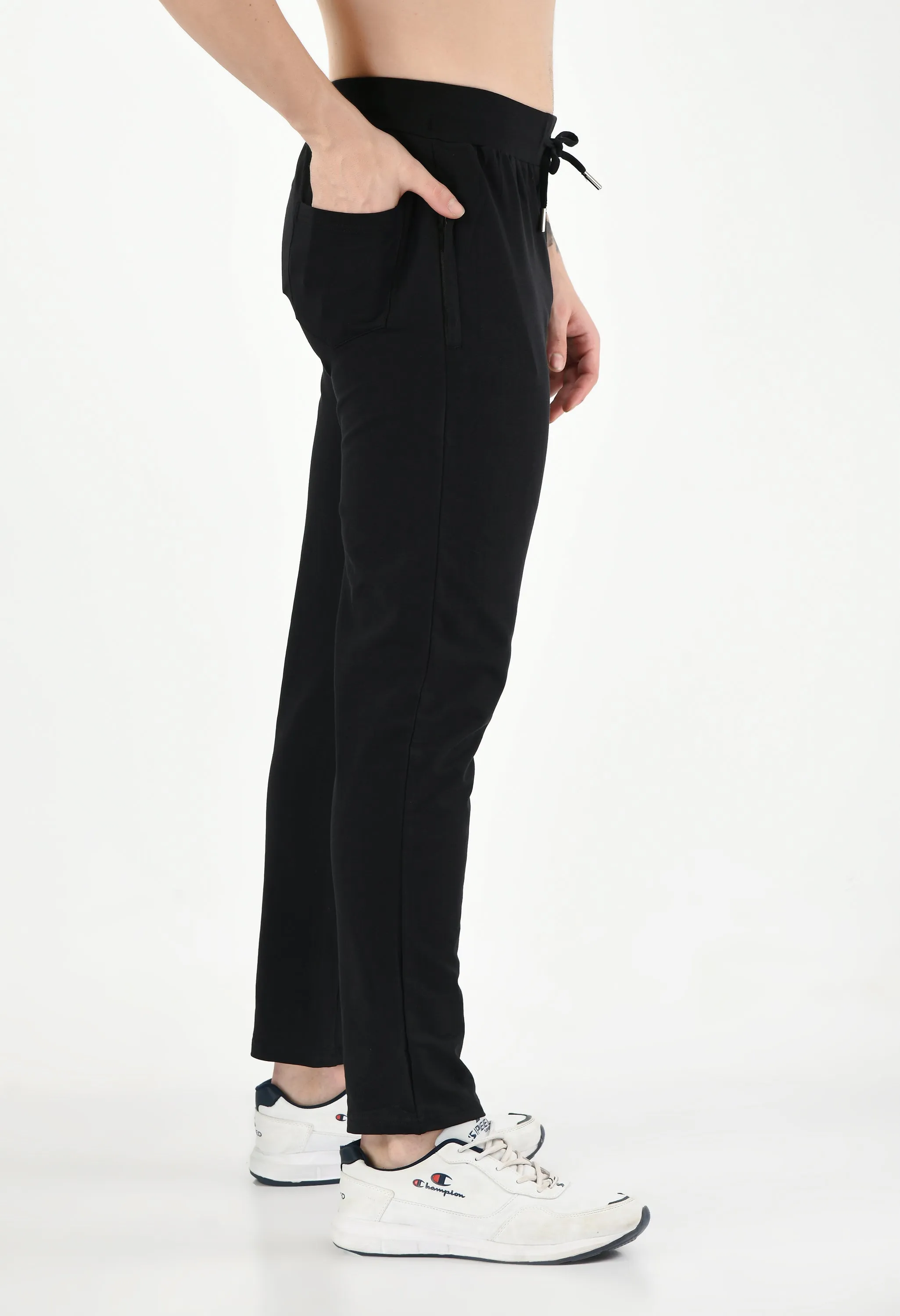 Black Solid Relaxed Fit Casual Trouser