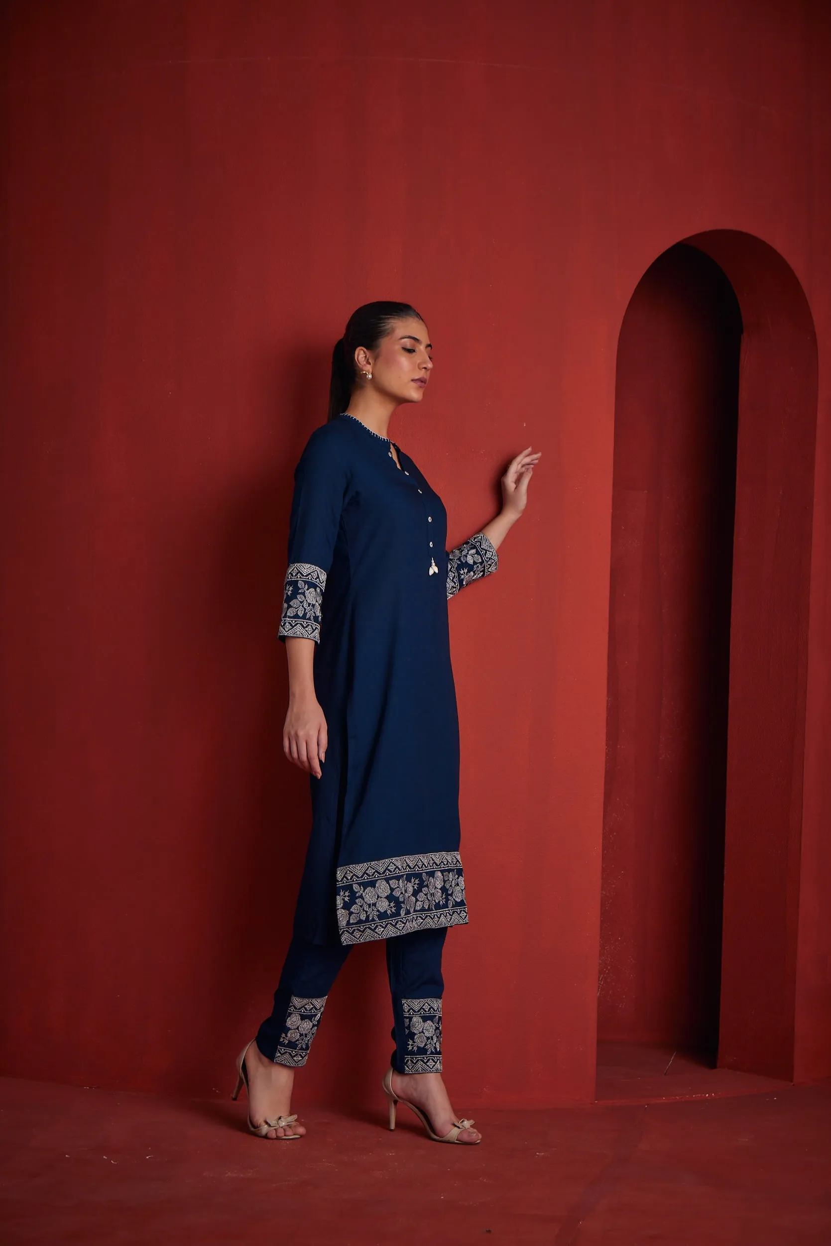 Neeru's Peacock Regular Straight Solid Kurta Sets And Trousers