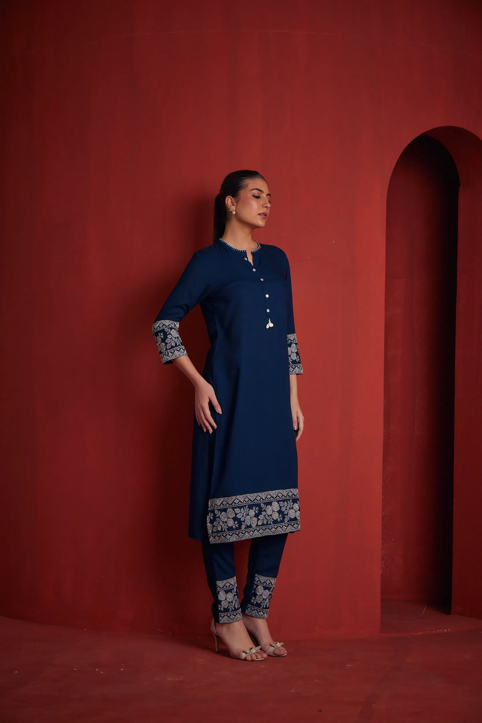 Neeru's Peacock Regular Straight Solid Kurta Sets And Trousers