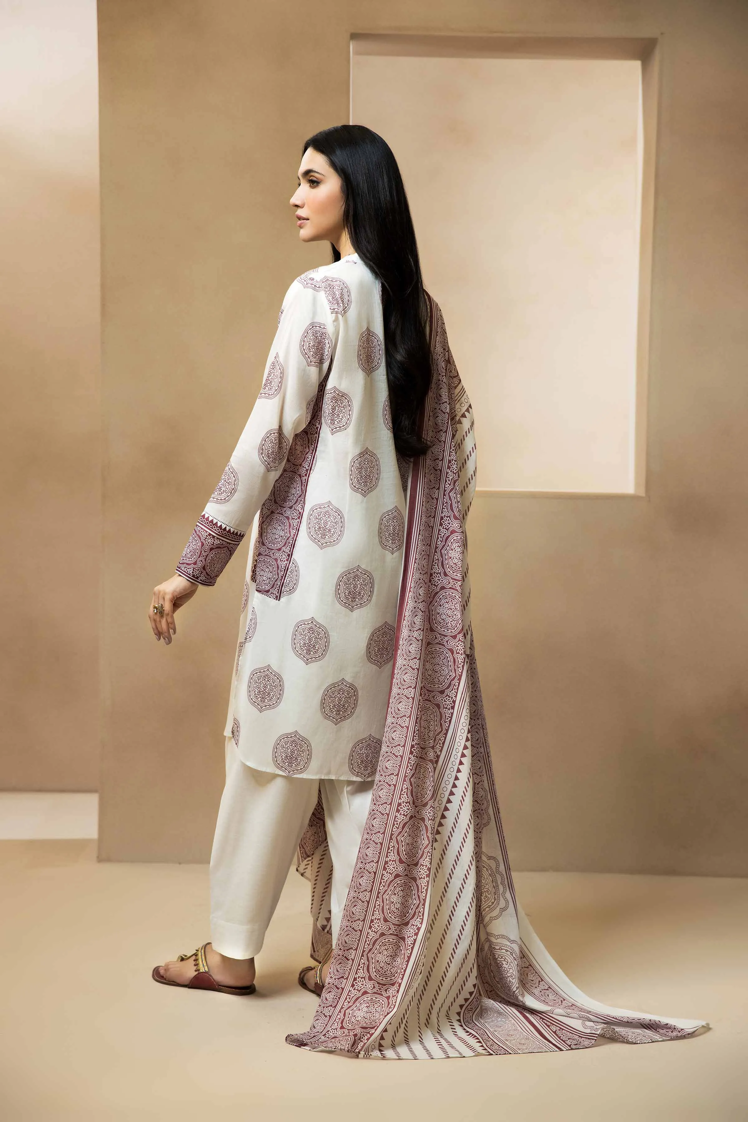 Nishat Linen Spring/Summer – 3 Piece - Printed Lawn Suit - 42301104